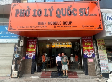 Phở Lý Quốc Sư Võ Chí Công – Tinh Hoa Phở Việt Giữa Lòng Thành Phố